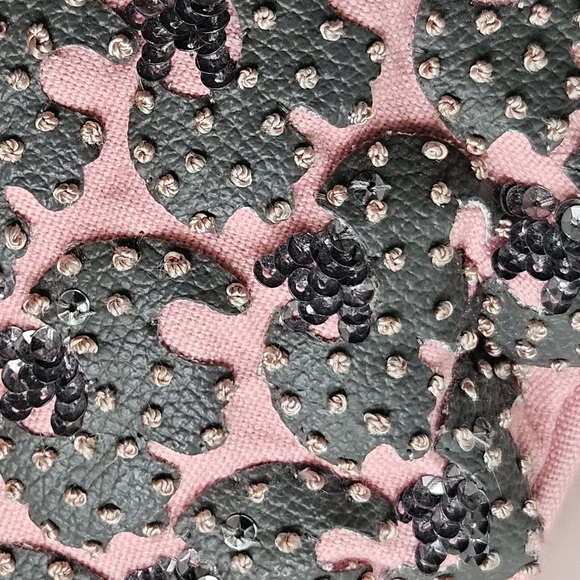 ANTHROPOLOGIE IPA-NIMA Elephant 

Kiss Lock Women's Beaded Pink Clutch Wallet - Picture 14 of 14